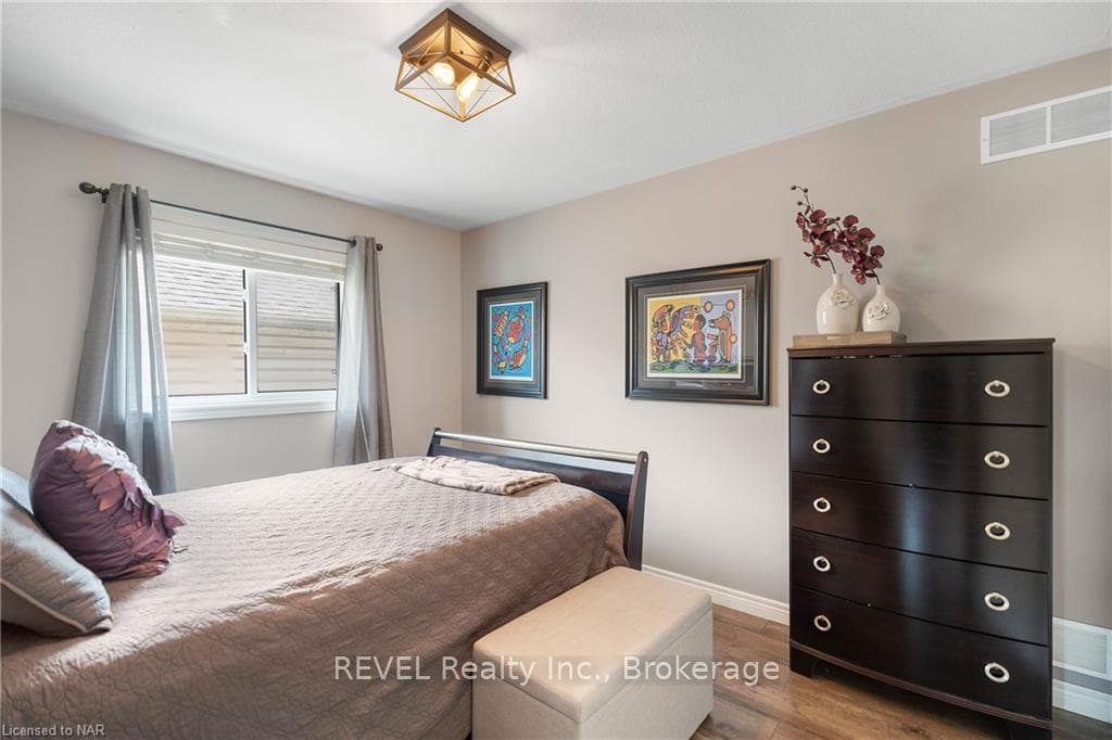 266 ST LAWRENCE Drive photo 12