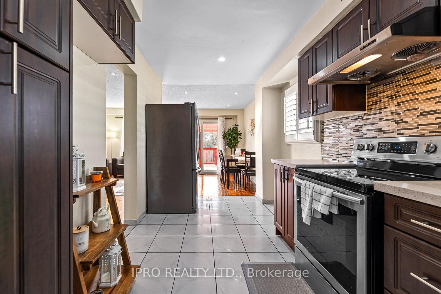 127 Meadowlark Drive photo 8