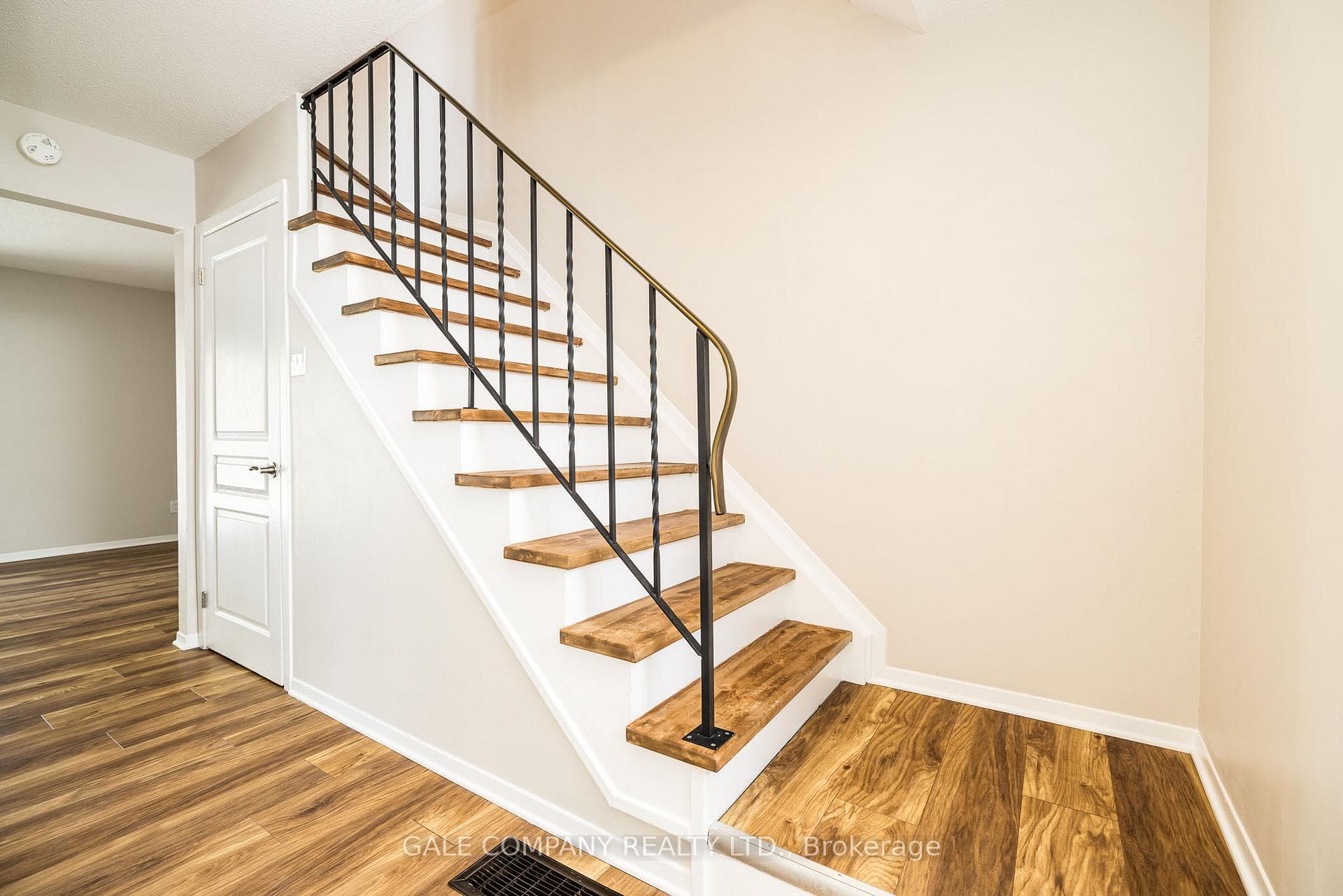 193 Edward Street photo 14