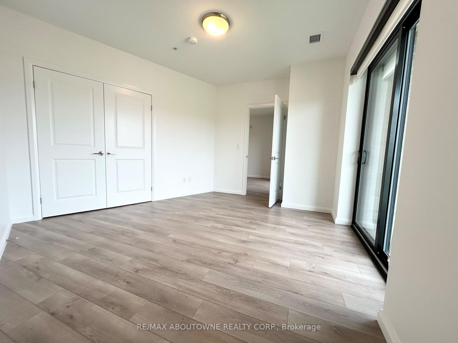 144 Watson Road Unit 407 photo 12