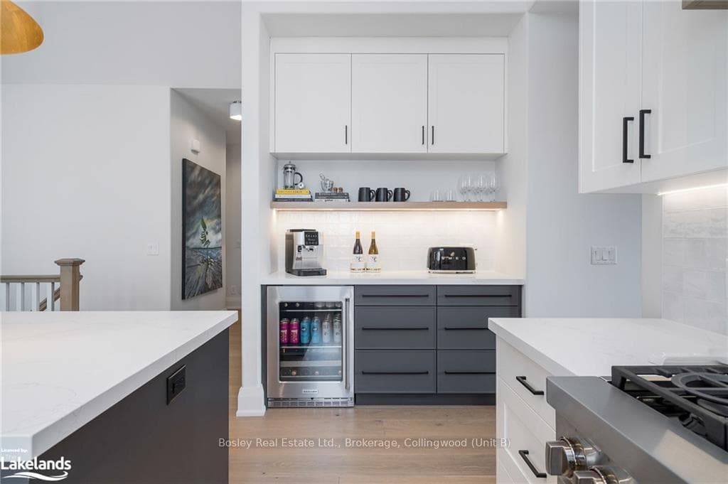 110 MARY Street photo 16
