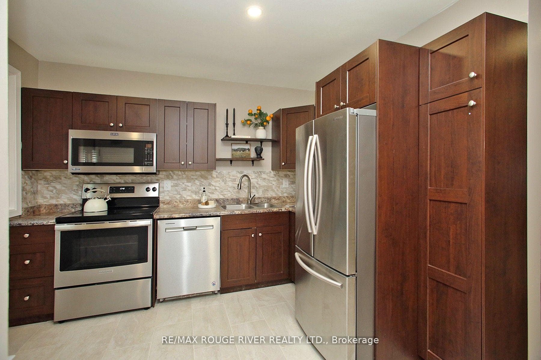 1006 Centre Street photo 6