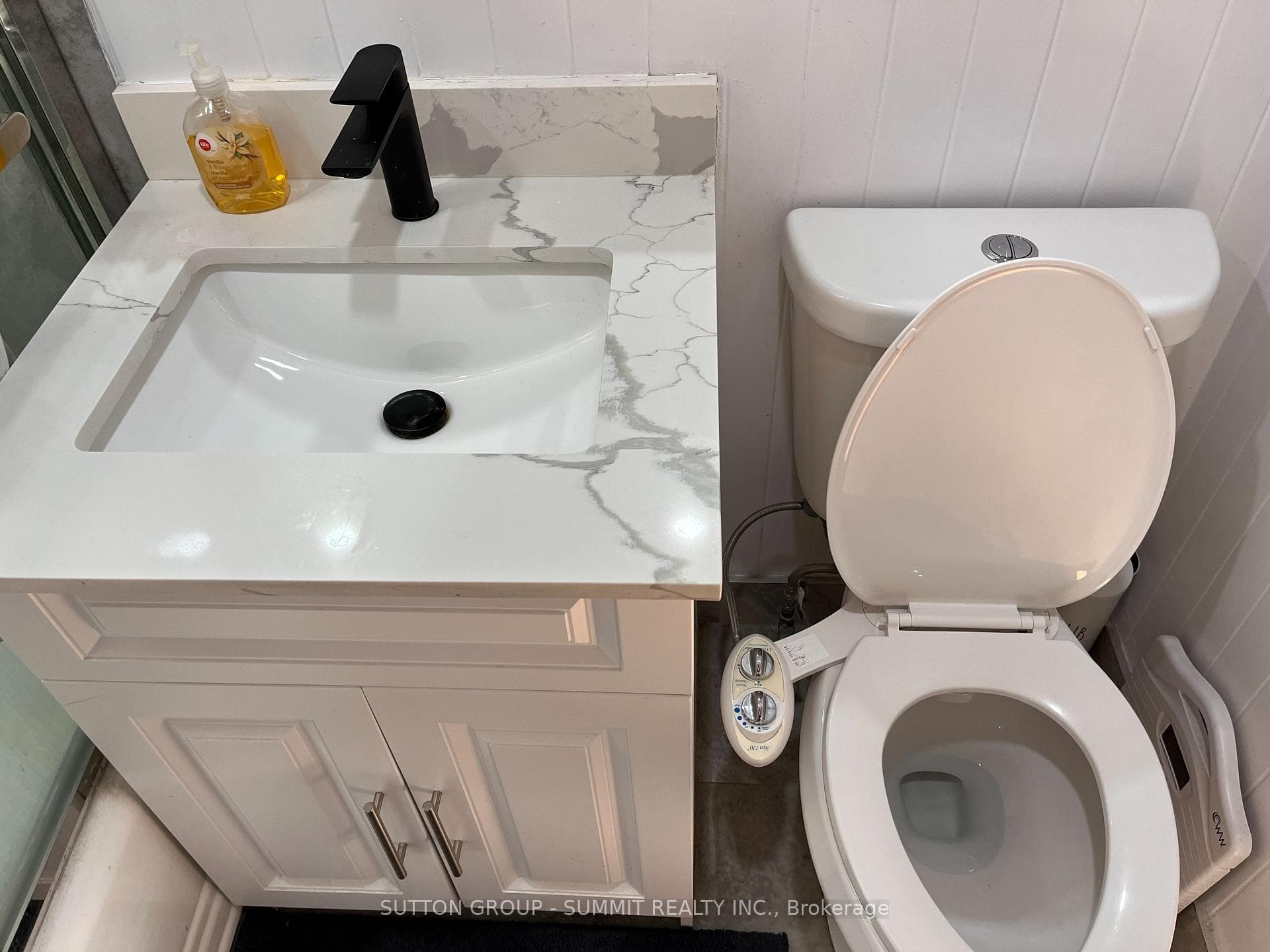 112 Devonshire Avenue photo 32