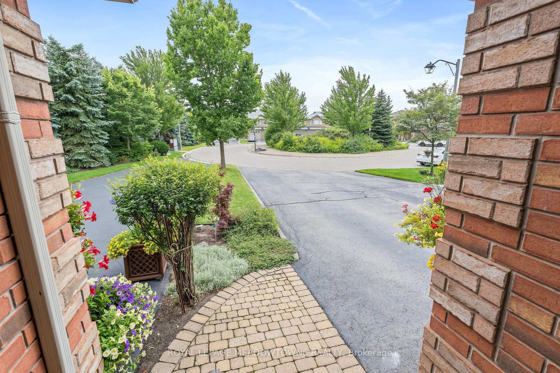 2233 Fairbairn Court photo 4