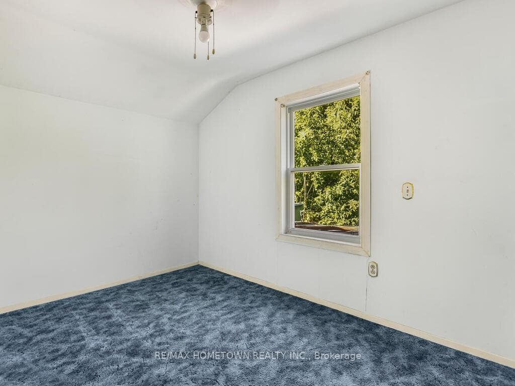 48 ABBOTT Street photo 15