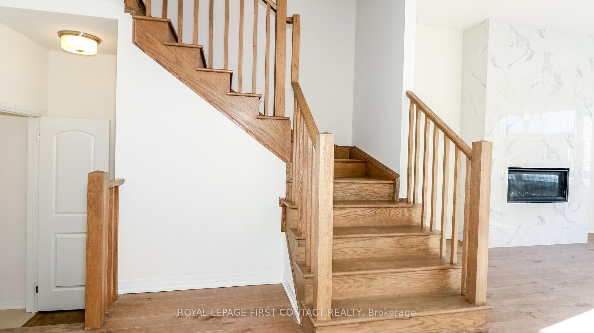 3778 Sunbank Crescent photo 8