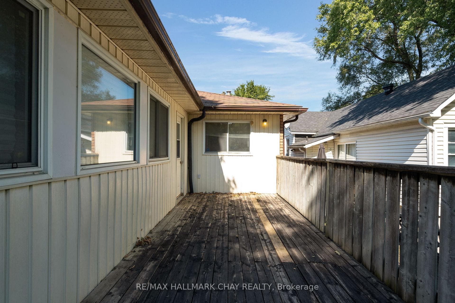 107 Henry Street photo 24