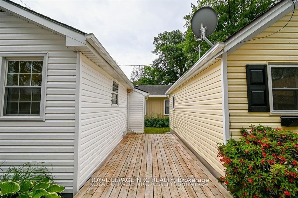387 Elmwood Avenue photo 26