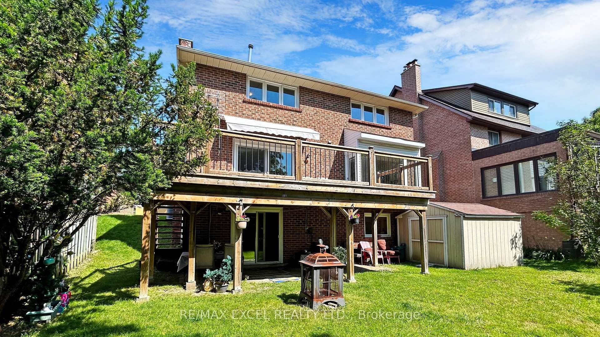 10 Alexis Road photo 36