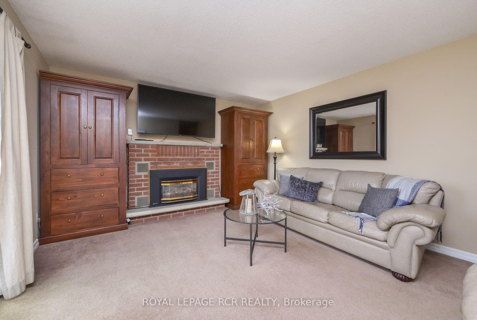 293 Elizabeth Street photo 17