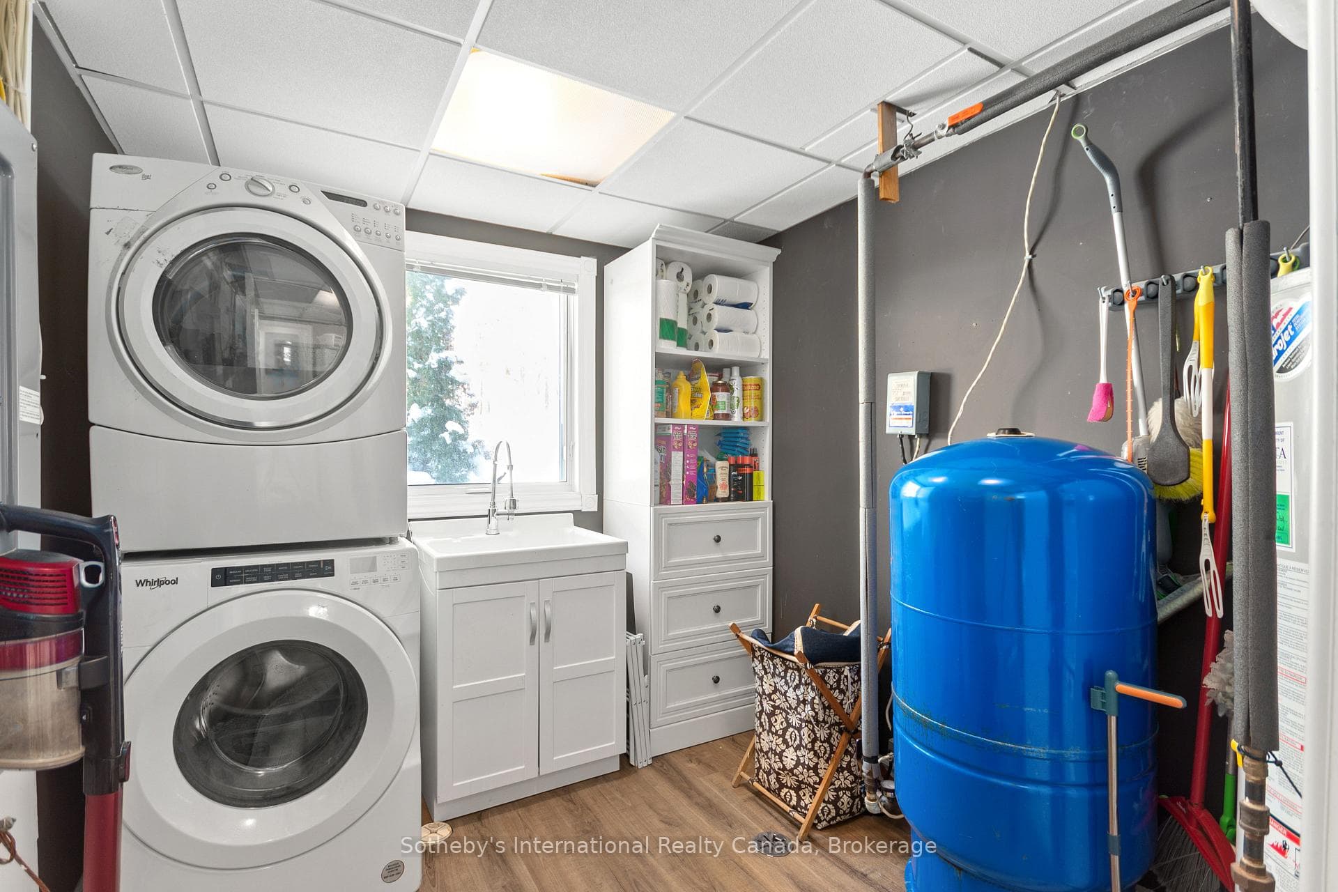 604 CHAMPLAIN Road photo 23