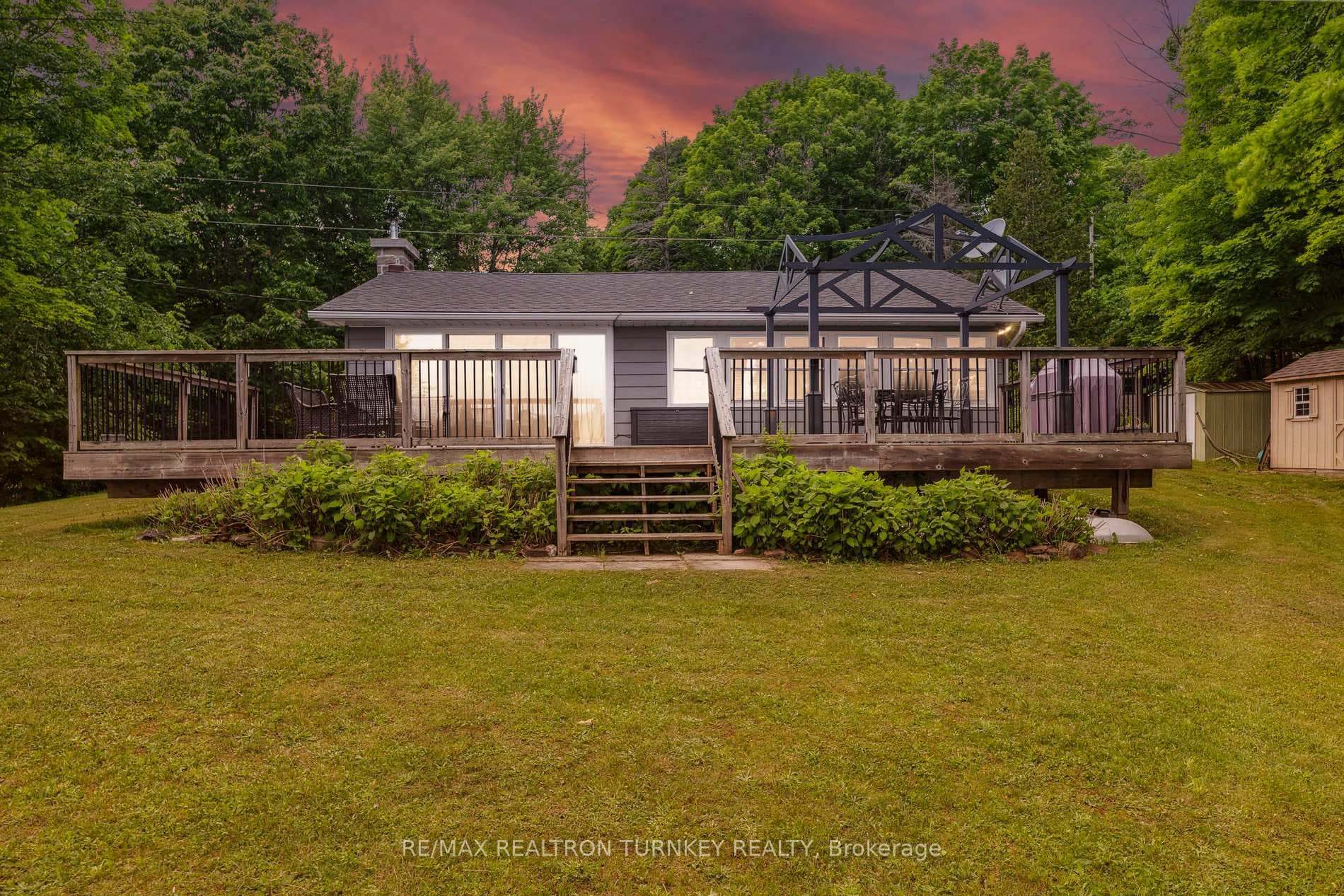 Welcome to 310 Northern Ave -Sunset view