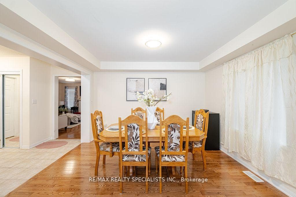 33 Bloom Drive photo 9