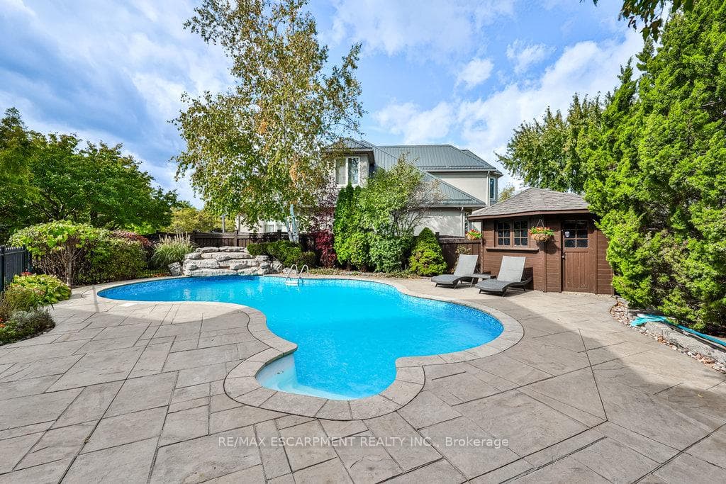 597 Hancock Way photo 31