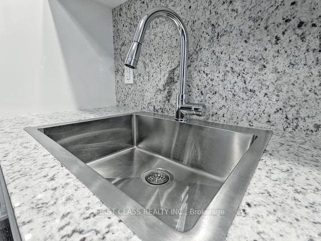 75 Canterbury Place Unit 808 photo 11