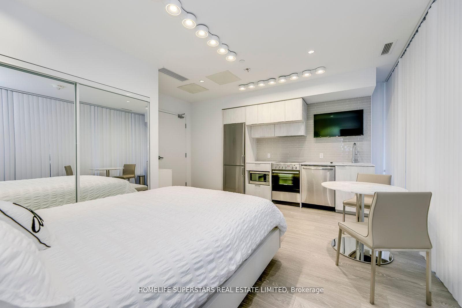 181 Dundas Street Unit 2303 photo 11