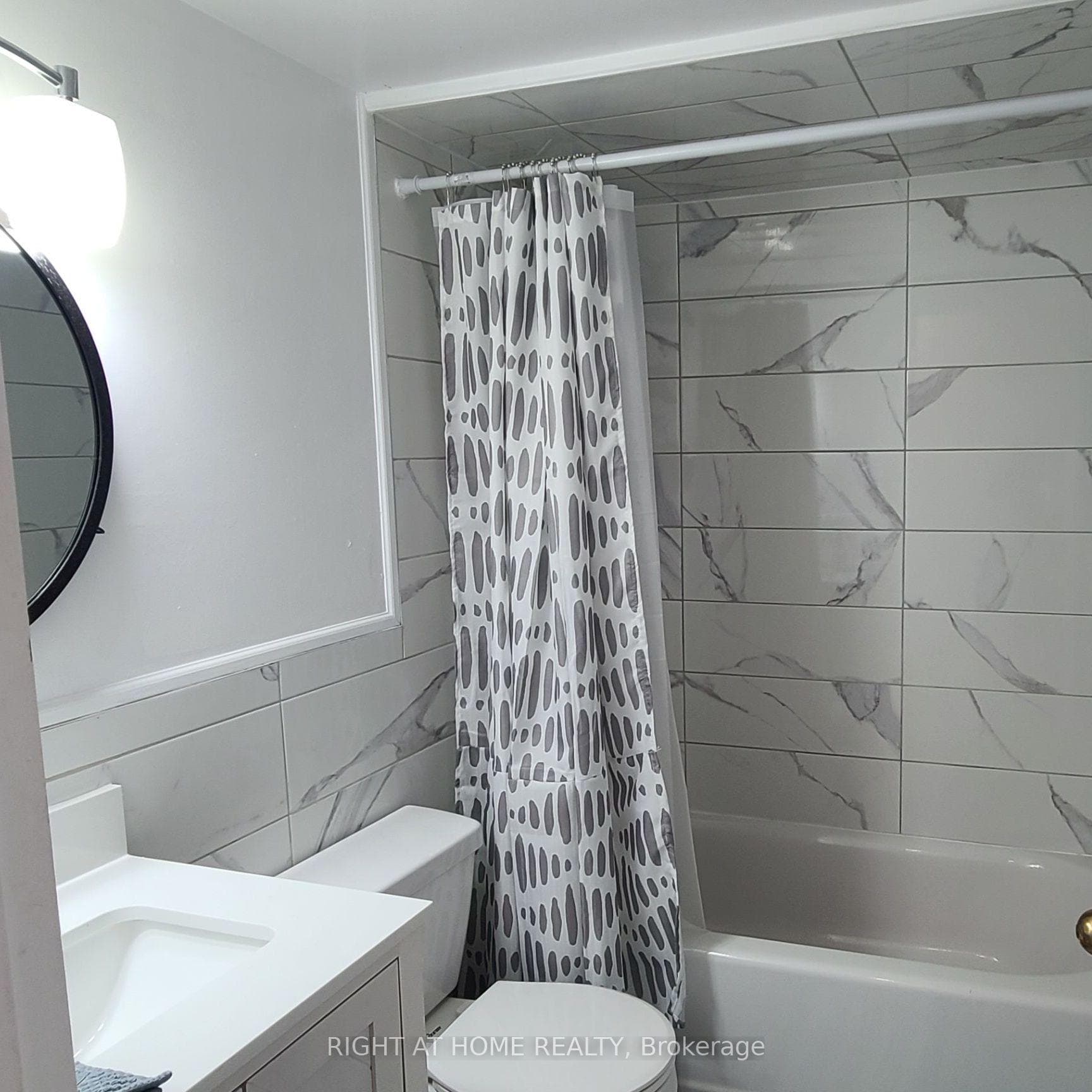10 TAPSCOTT Road Unit 405 photo 19