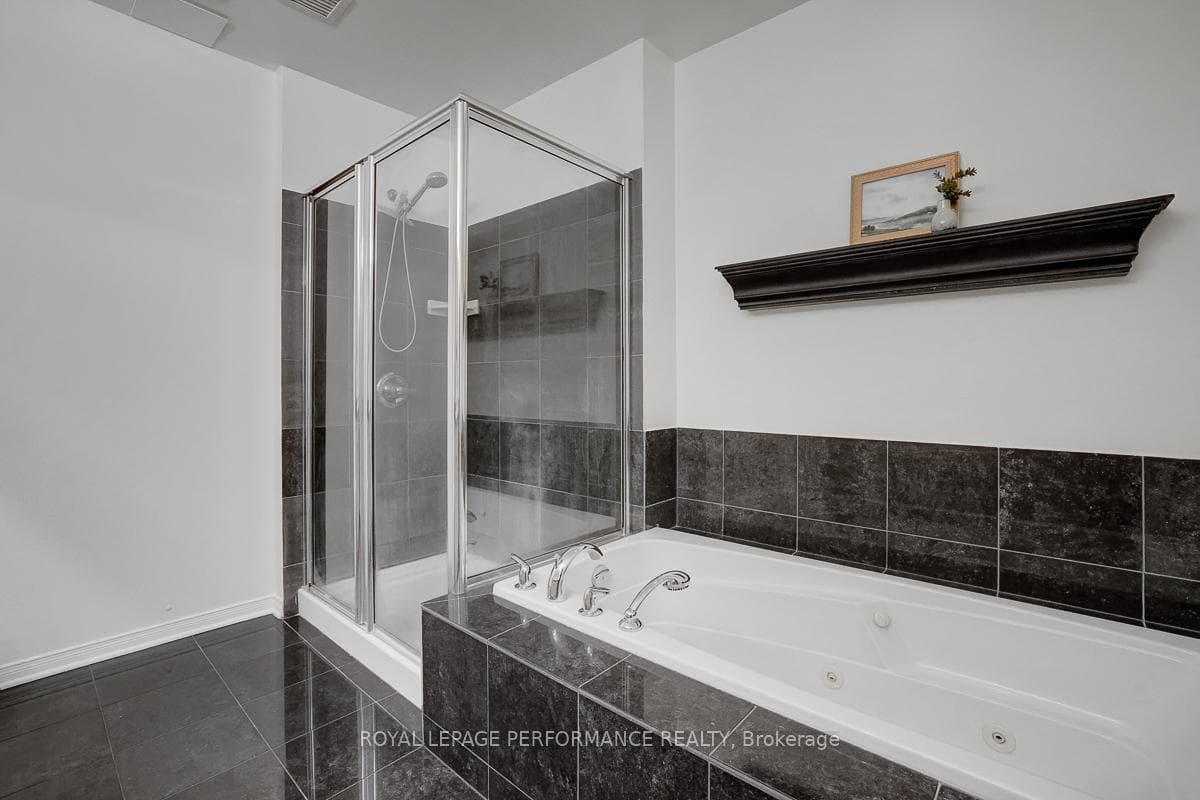 38 Metropole Private Unit 1101 photo 17