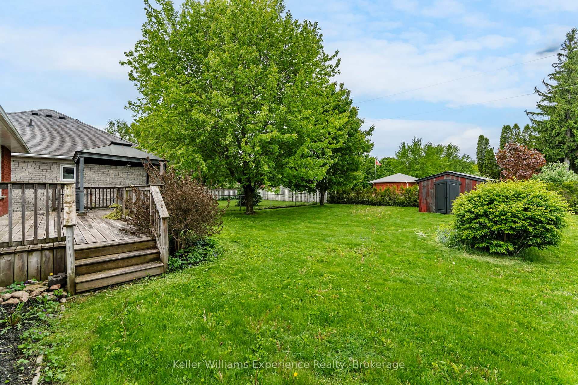 18 Archer Crescent photo 40