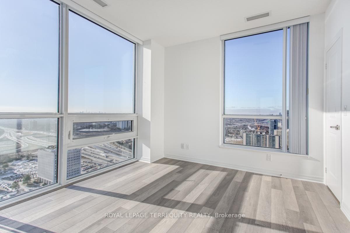275 Yorkland Road Unit Ph10 photo 13