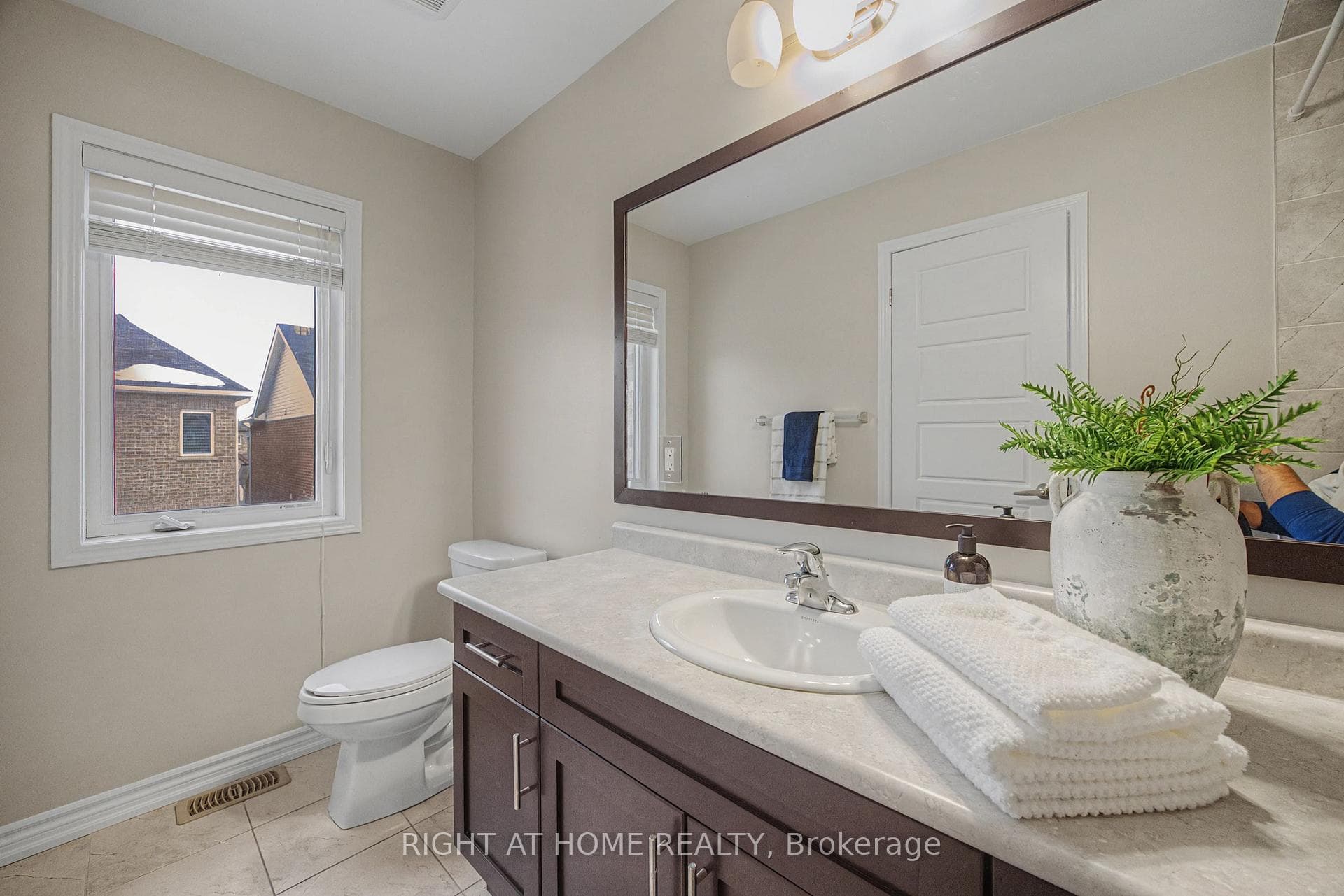 1235 Mulroney Heights photo 30