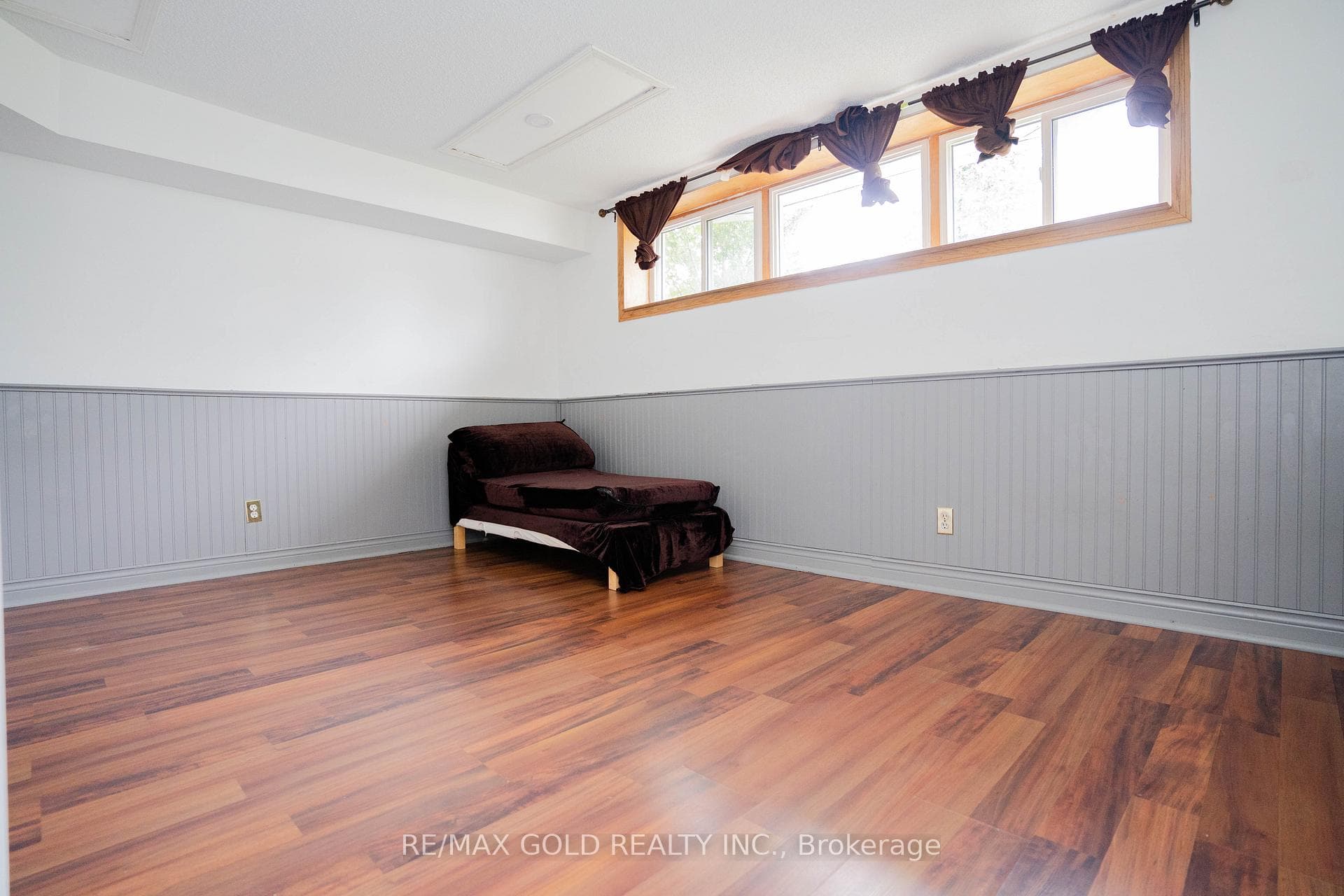 56 Edgebrook Crescent photo 31
