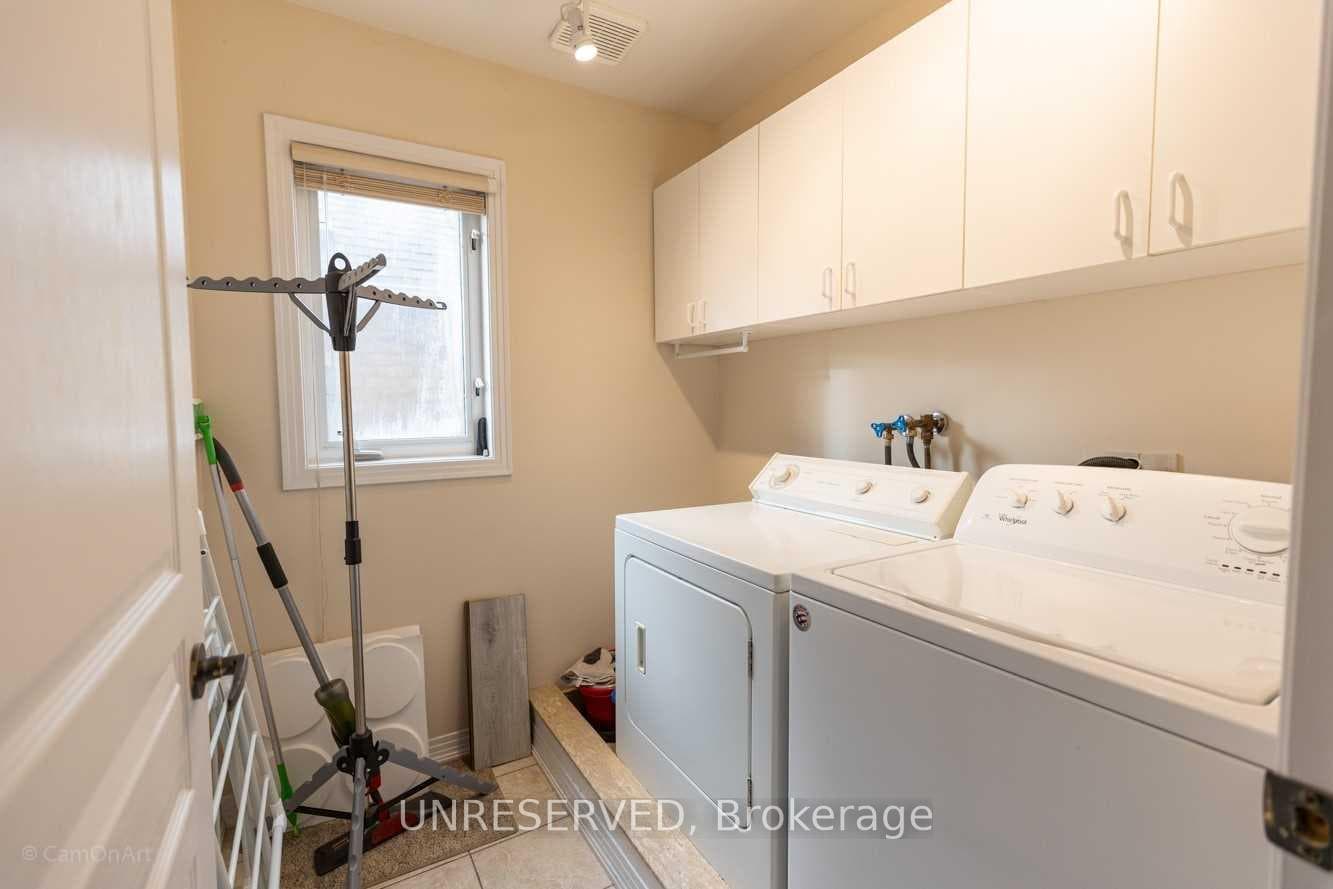 121 Southbrook Crescent photo 12
