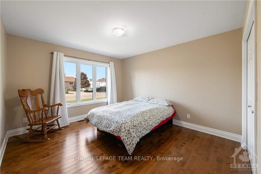 10 TABITHA Crescent photo 13