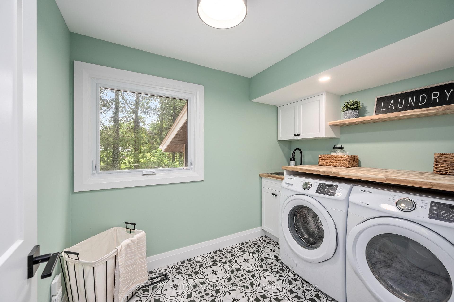 22687 Jury Road photo 13