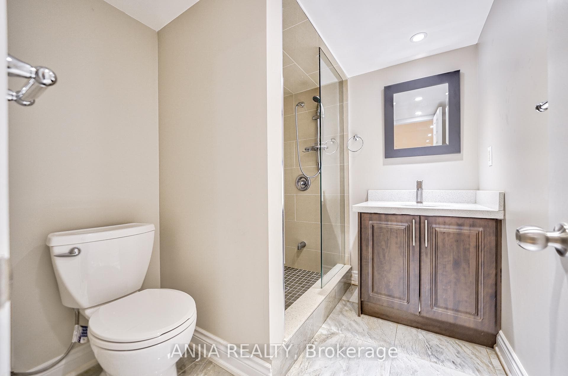 46 West Normandy Drive photo 34
