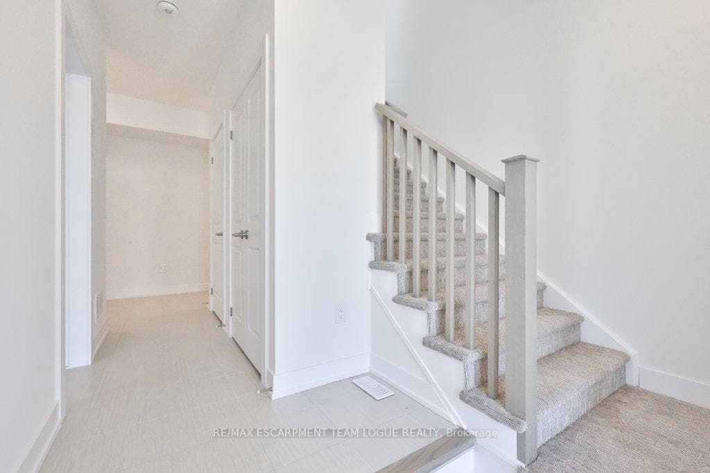 2273 Turnberry Road Unit 16 photo 11