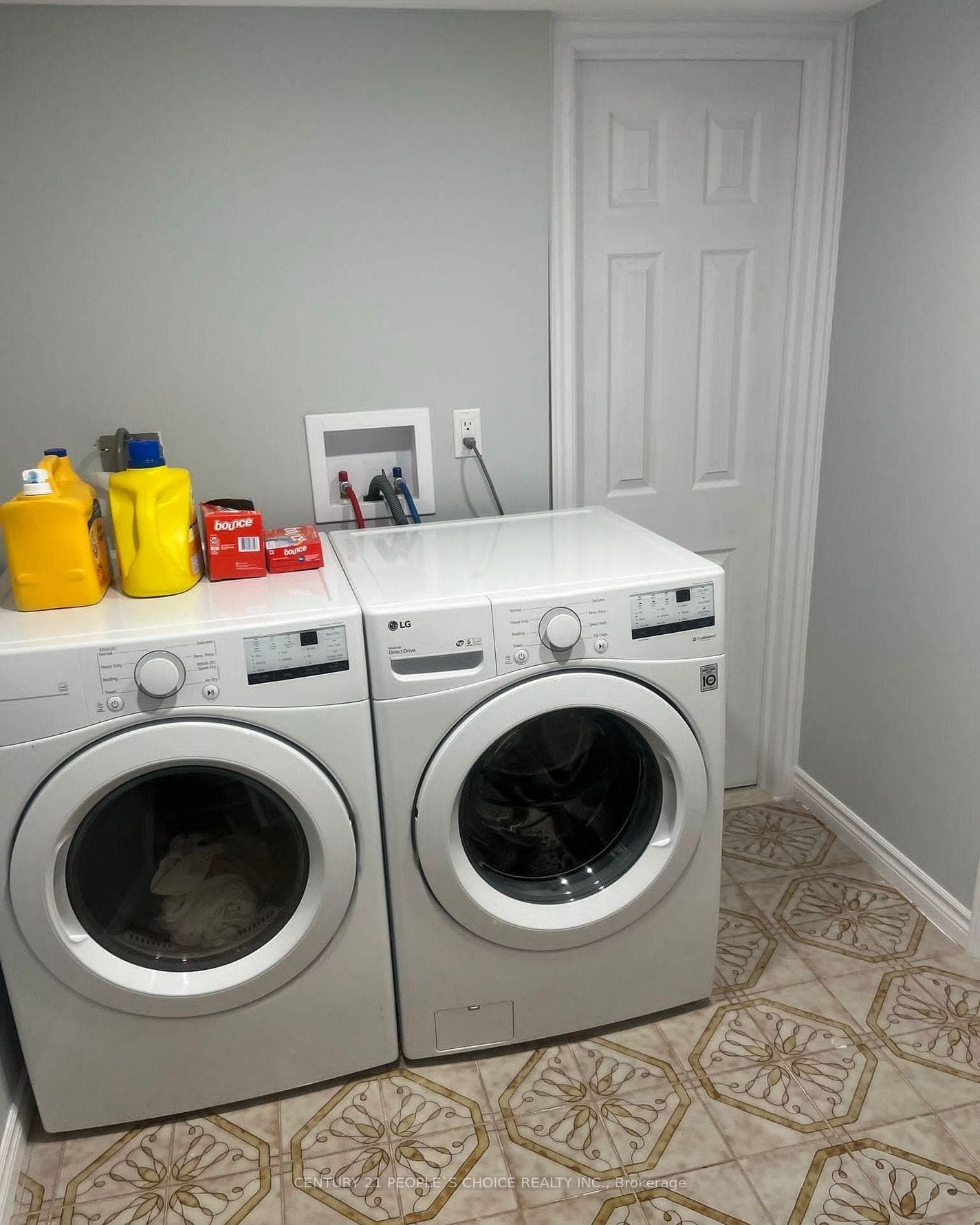 10 Rosewood Avenue photo 16