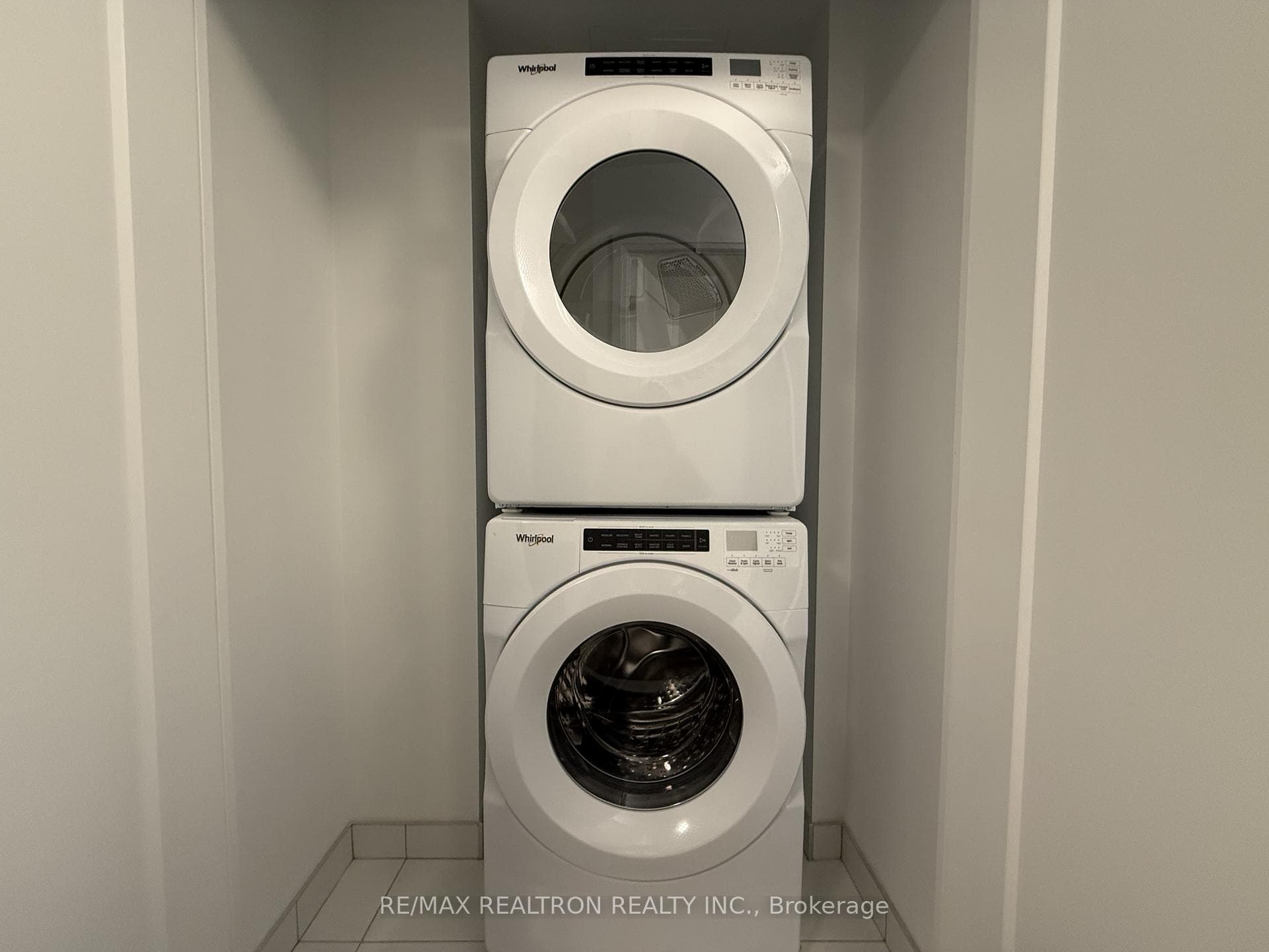 20 Soudan Avenue Unit 1607 photo 21