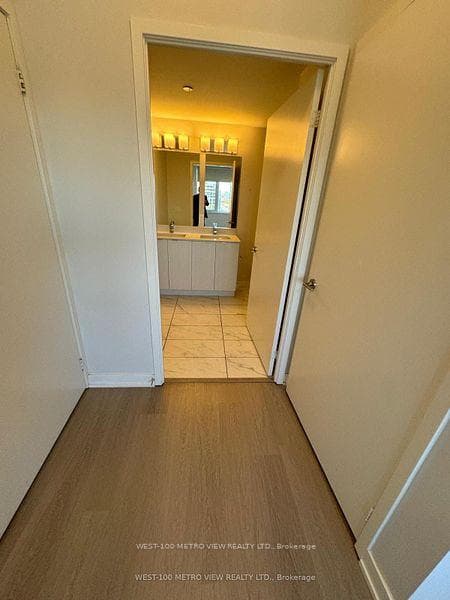859 The Queensway N/A Unit 622 photo 12