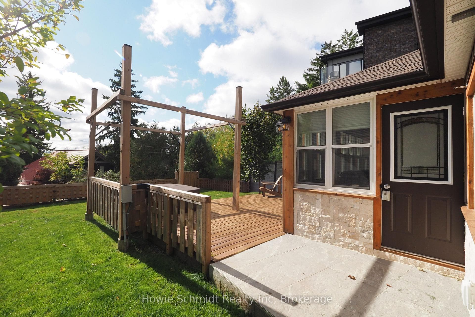 50 Holly Trail photo 2