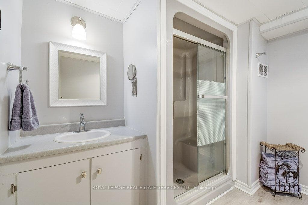 124 Windward Street photo 27