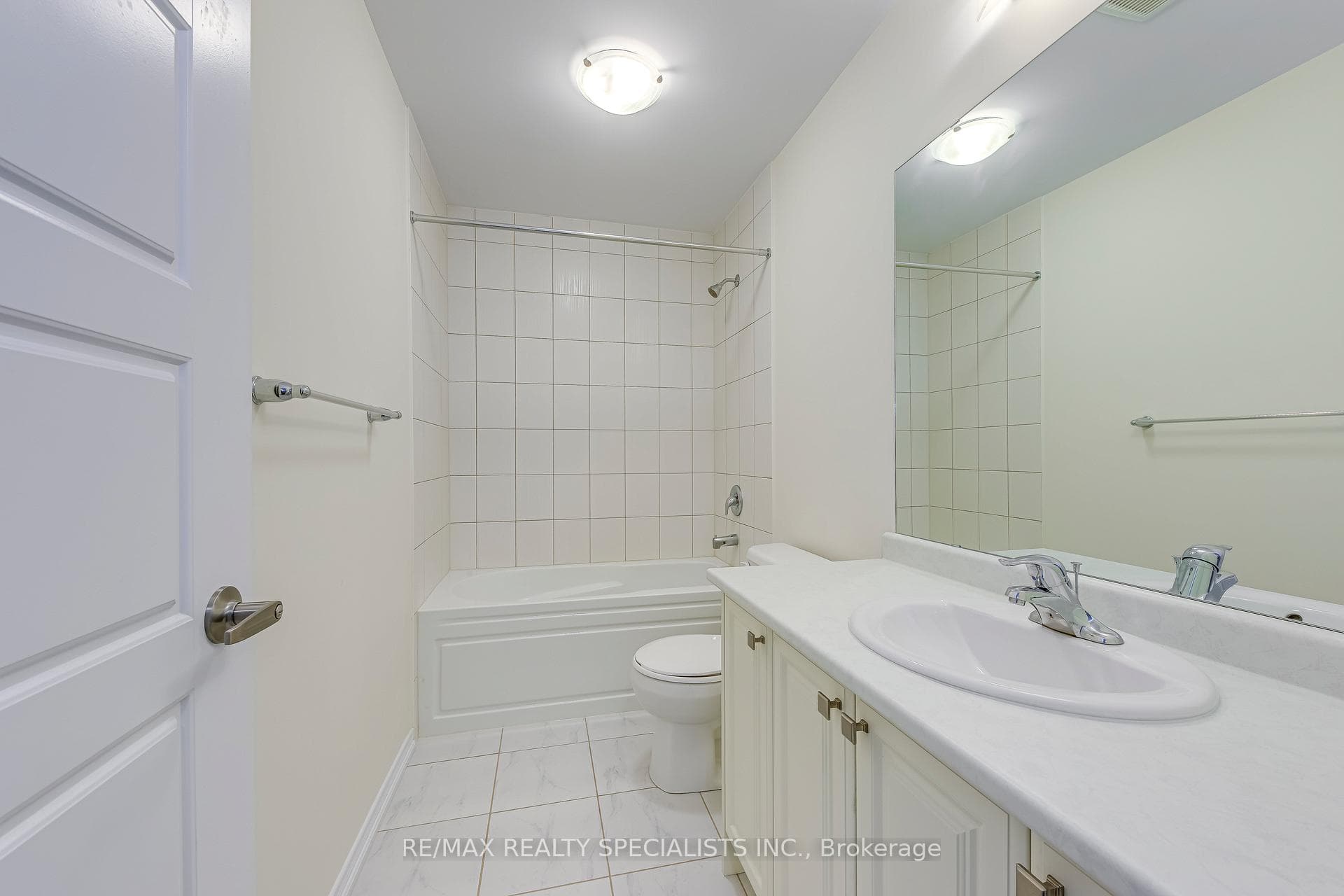 122 Esther Crescent photo 33