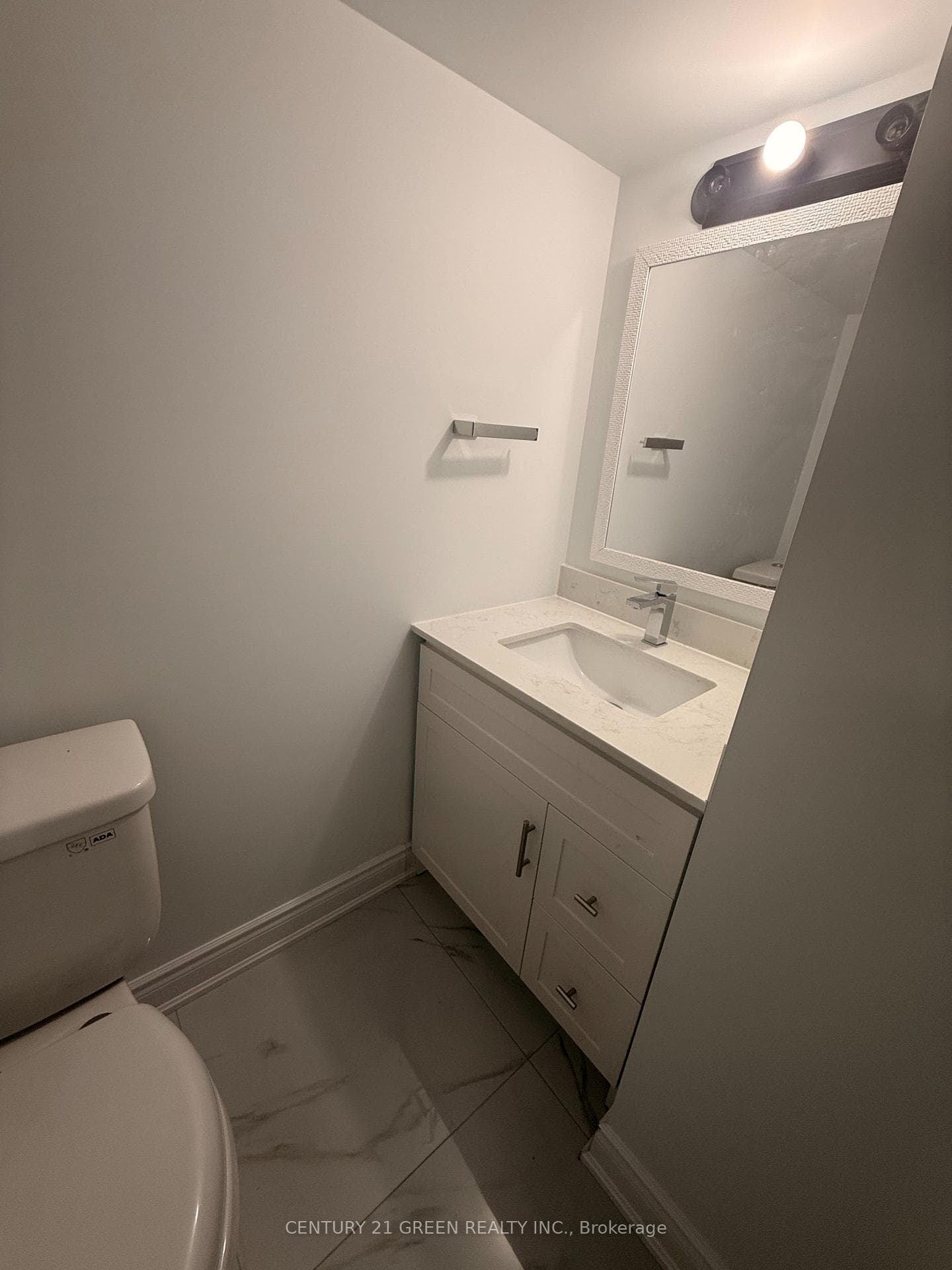 633 Fullum Landing Unit Bsmt photo 10