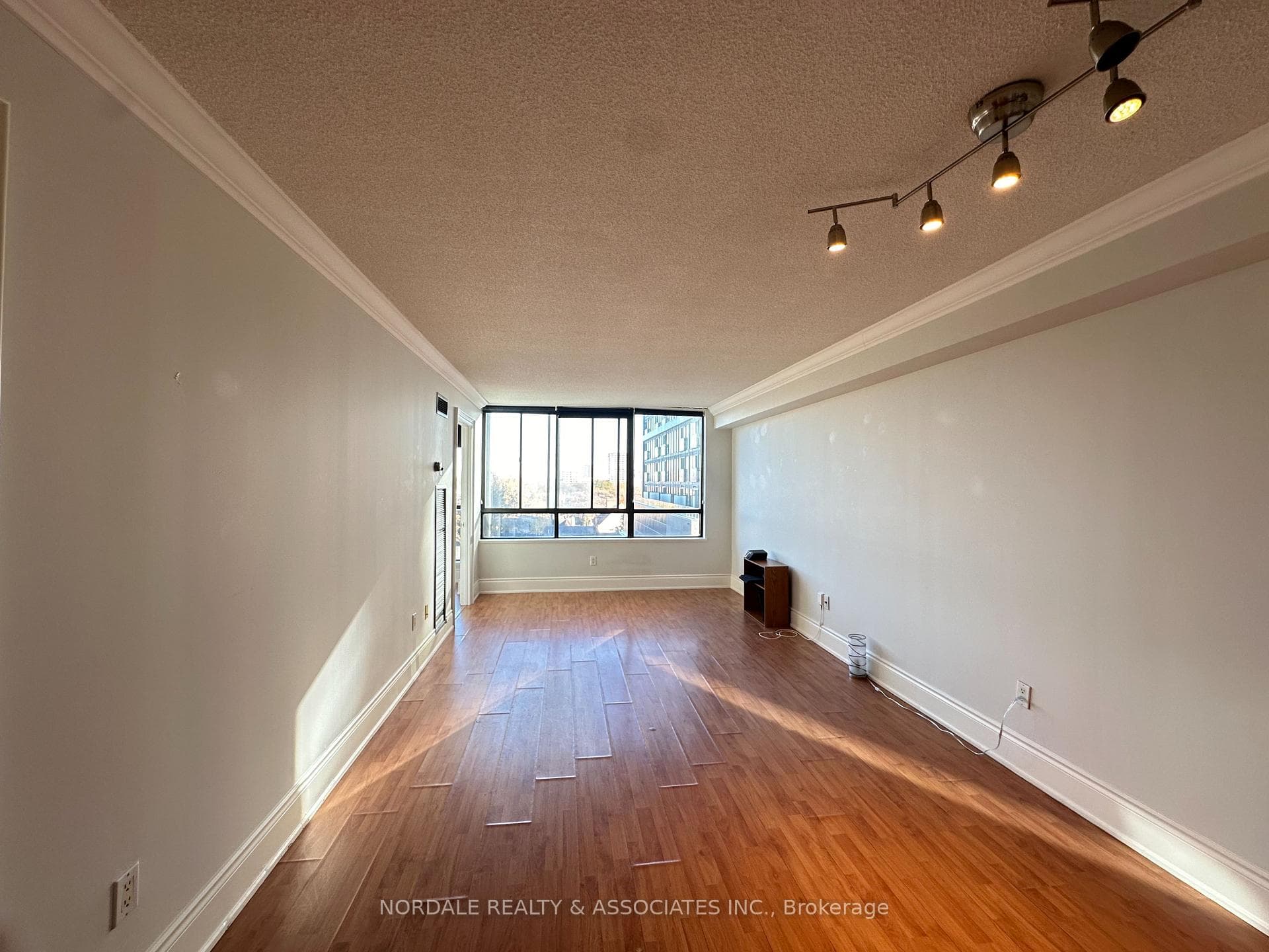 117 Gerrard Street Unit 708 photo 16