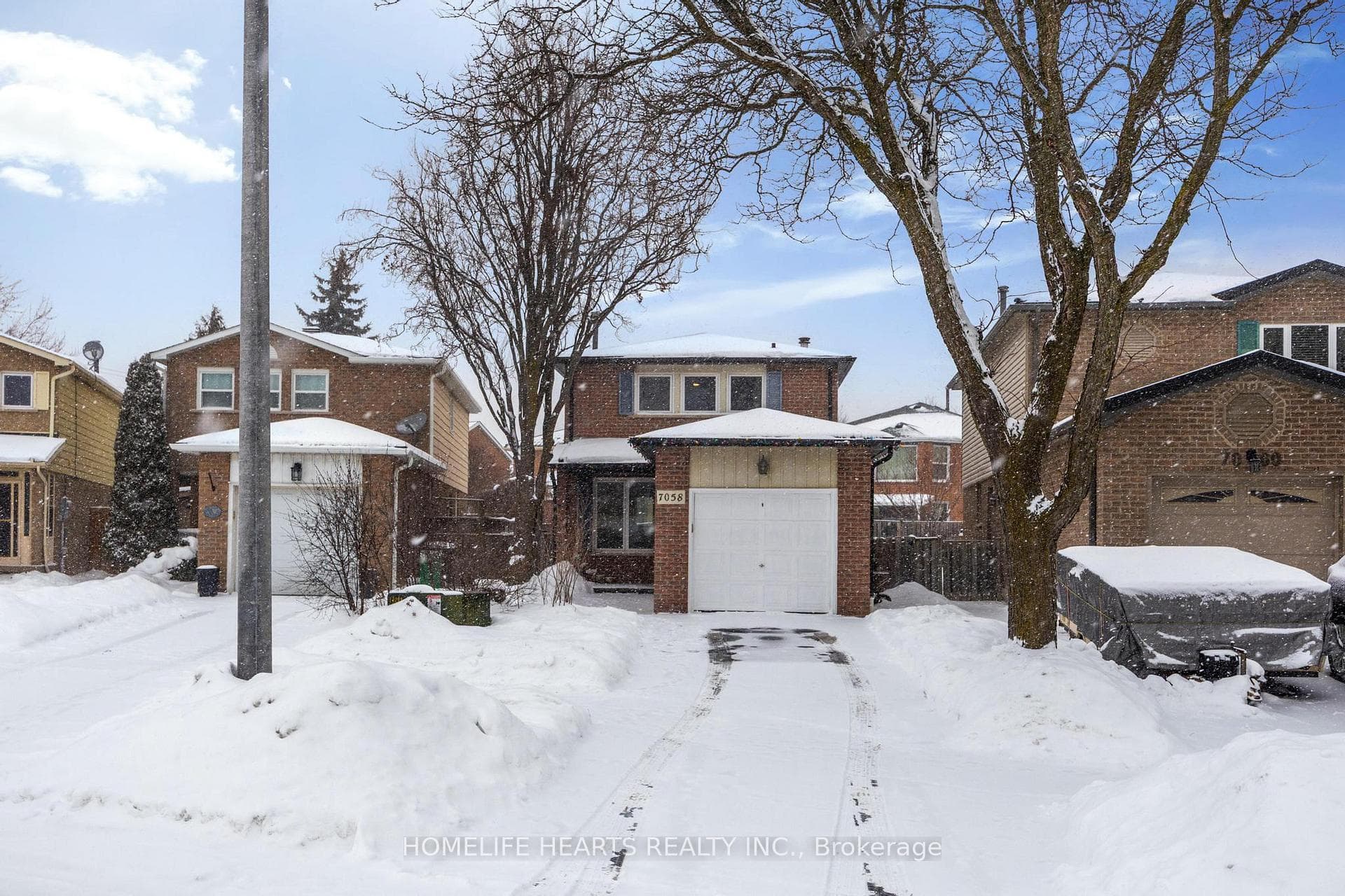 7058 Cordingley Crescent photo 1