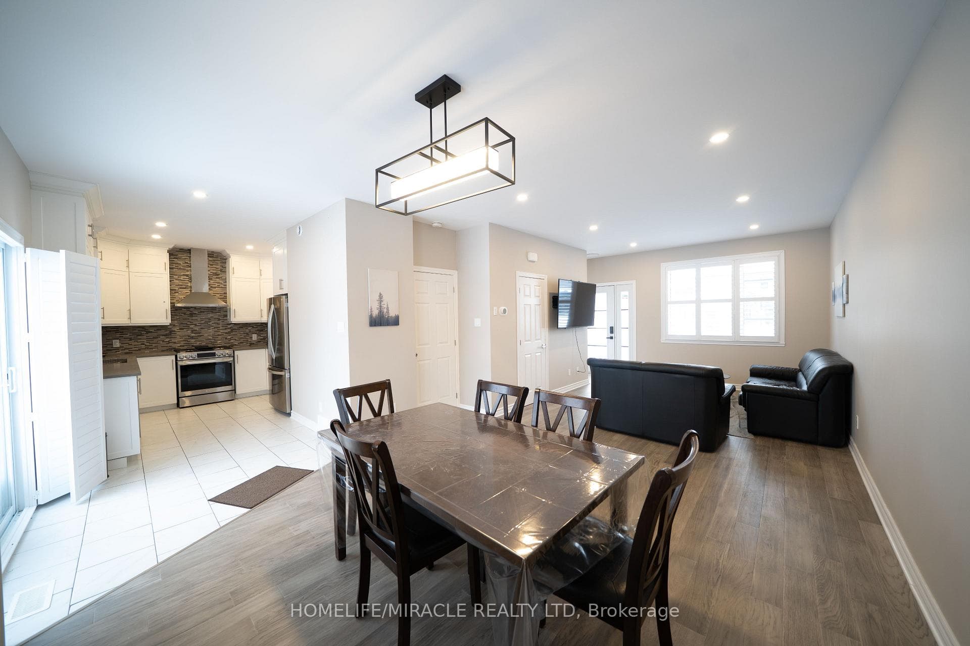 242 Lourdes Avenue photo 11