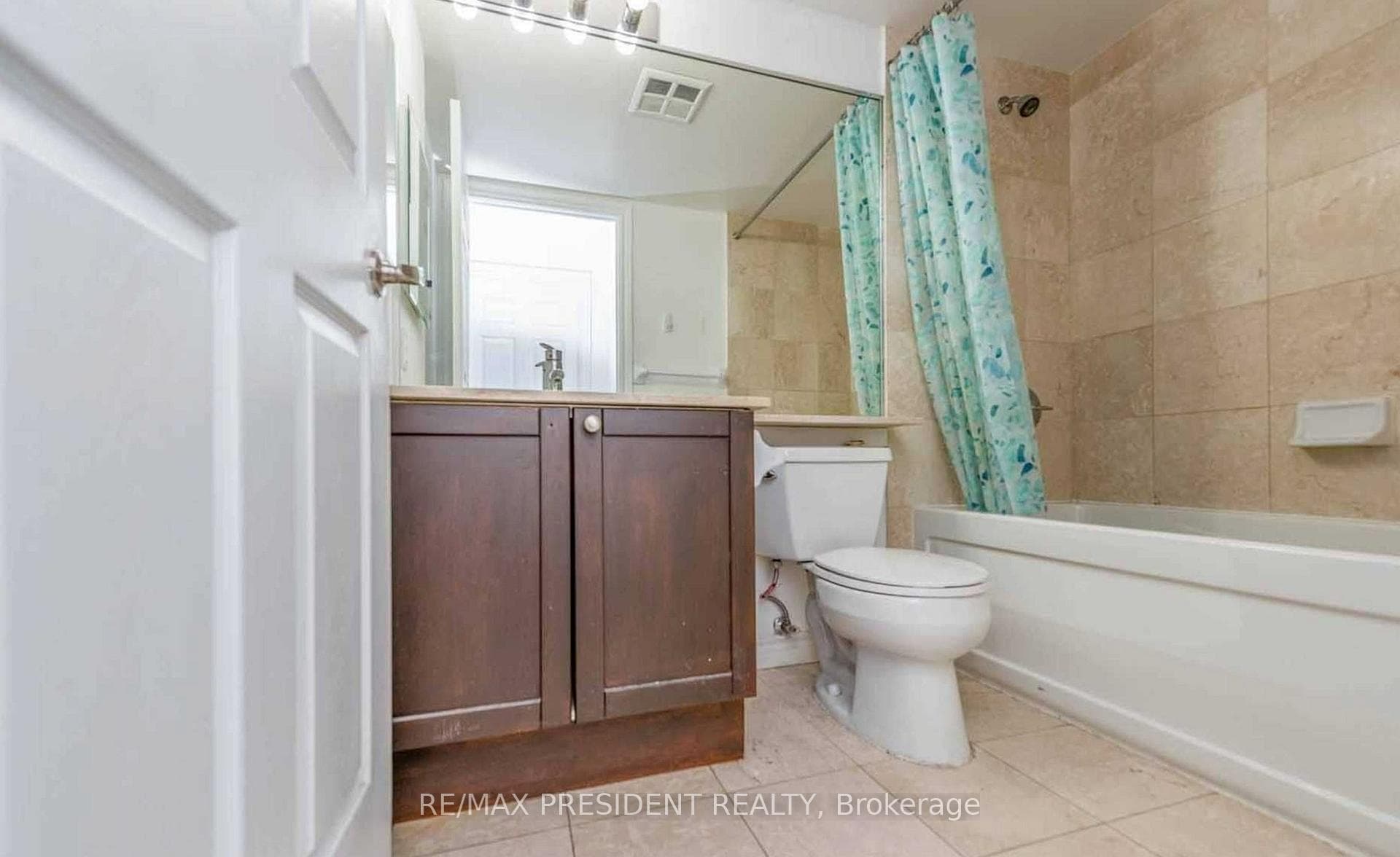 761 Bay Street Unit 2213 photo 21