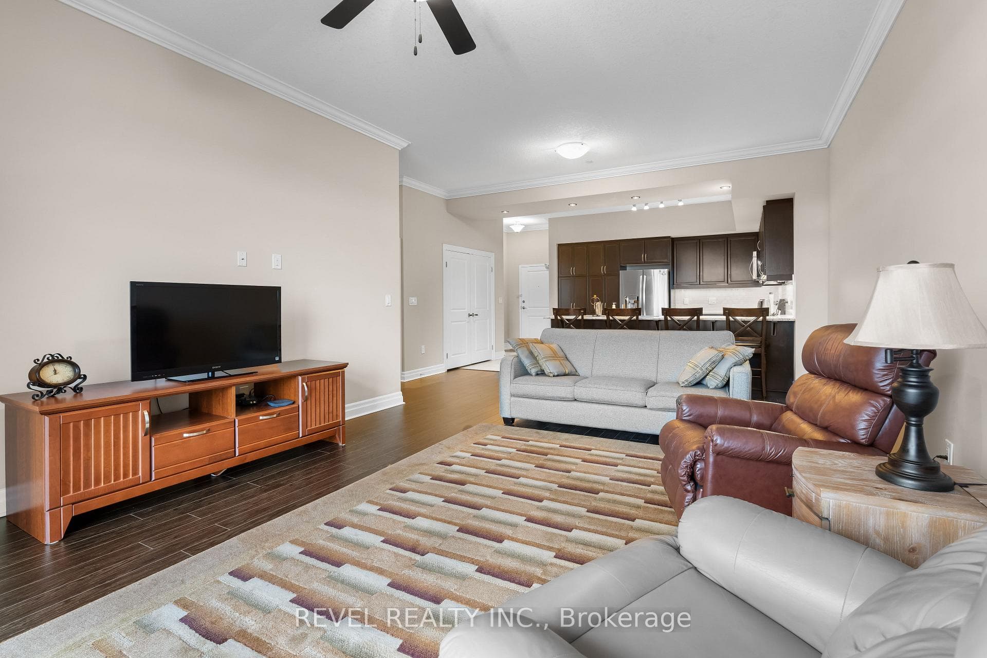 240 Villagewalk Boulevard Unit 1105 photo 12