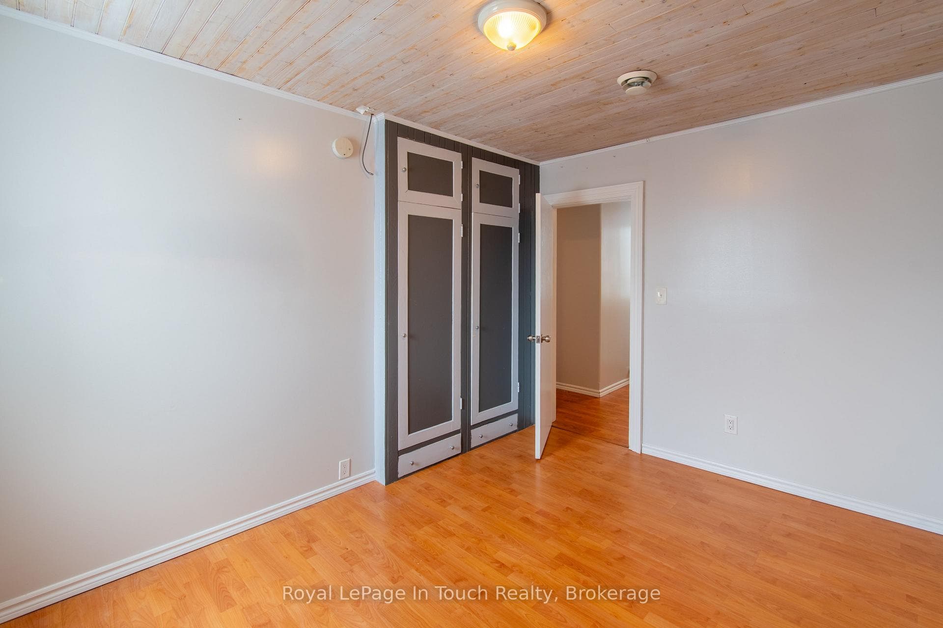 326 Lafontaine Road photo 29