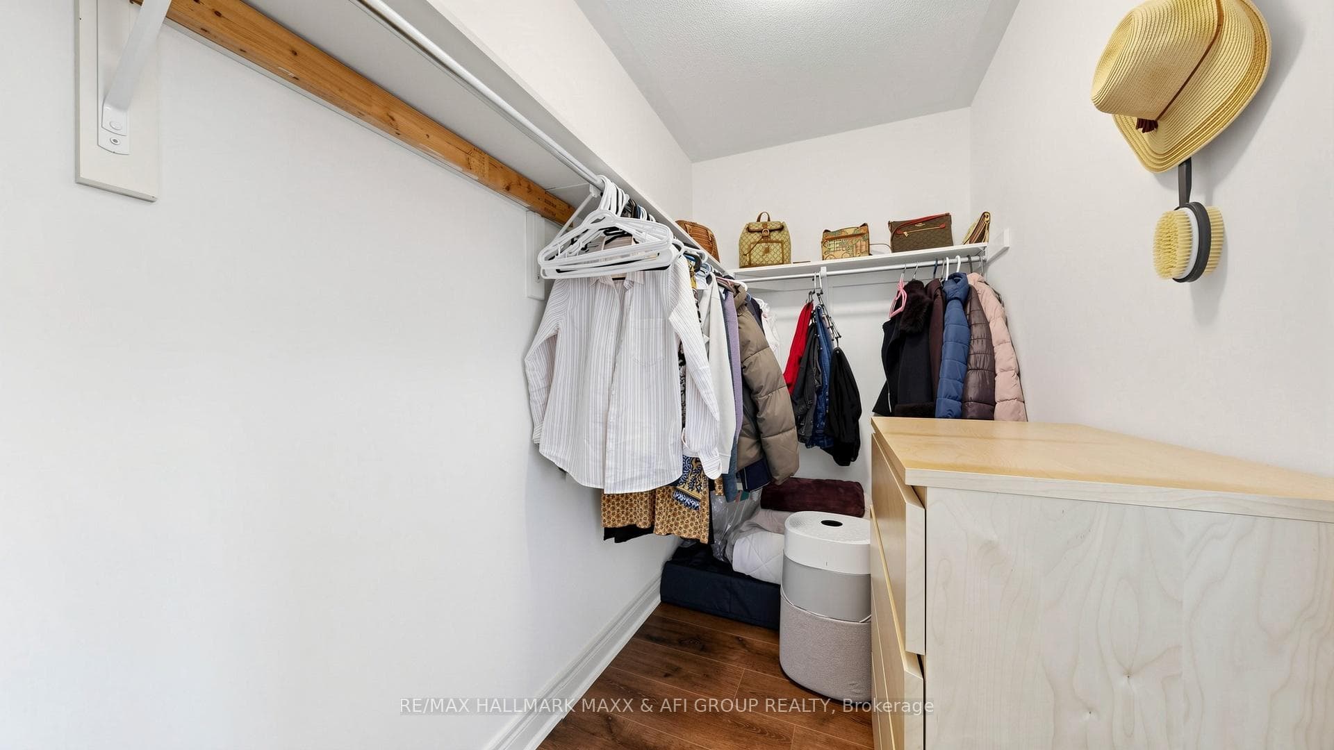 1 Vandervoort Drive photo 24