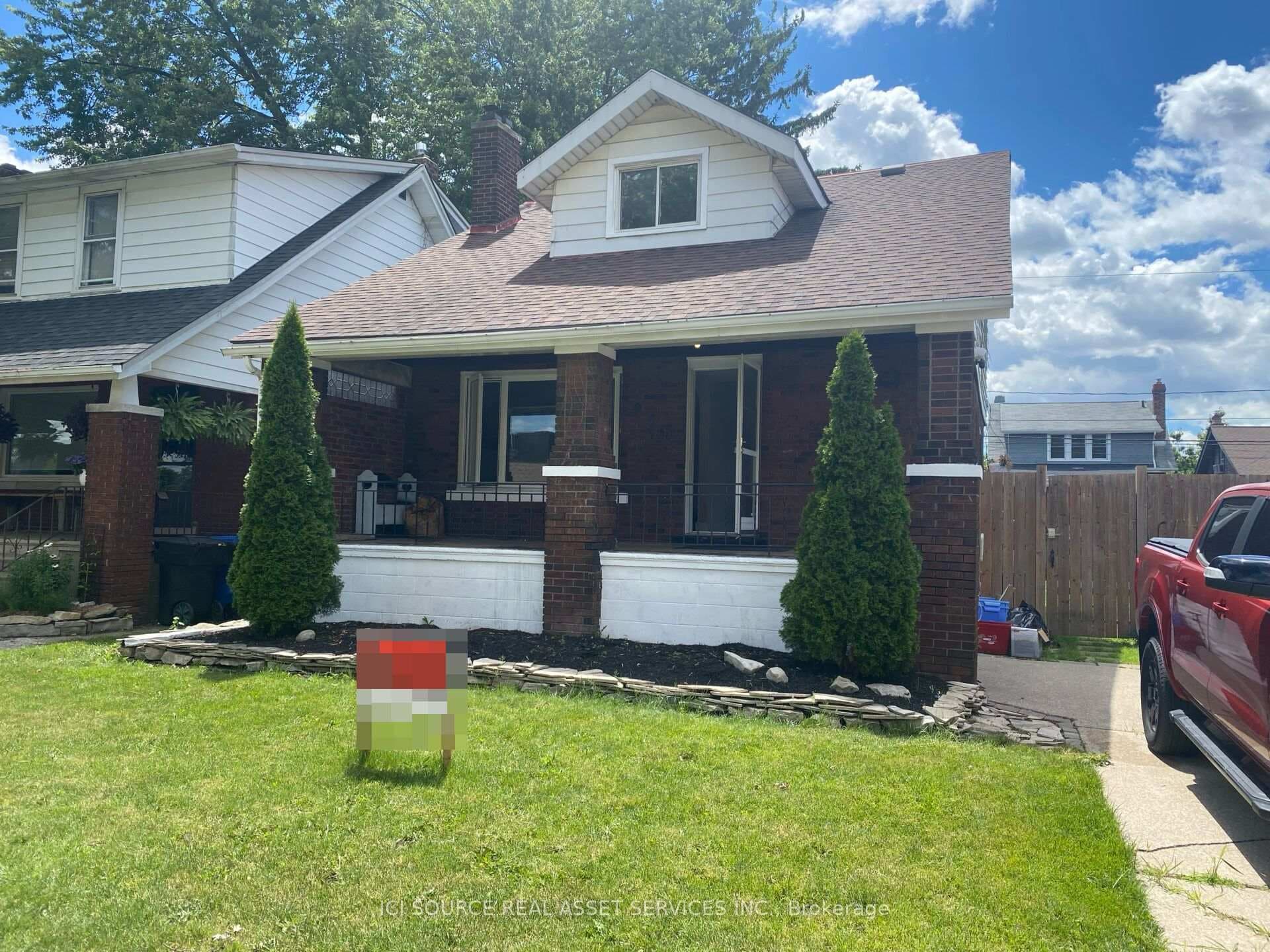 825 Raymo Road photo 2