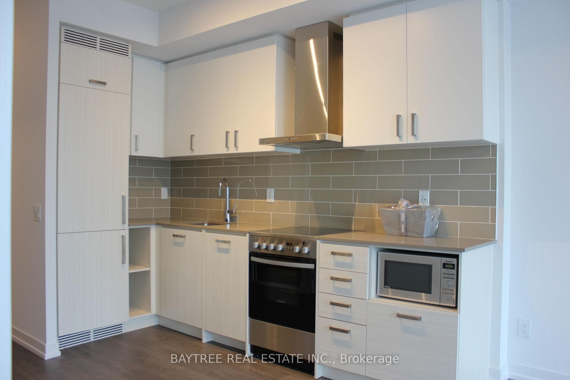 125 Redpath Avenue Unit 2706 photo 3