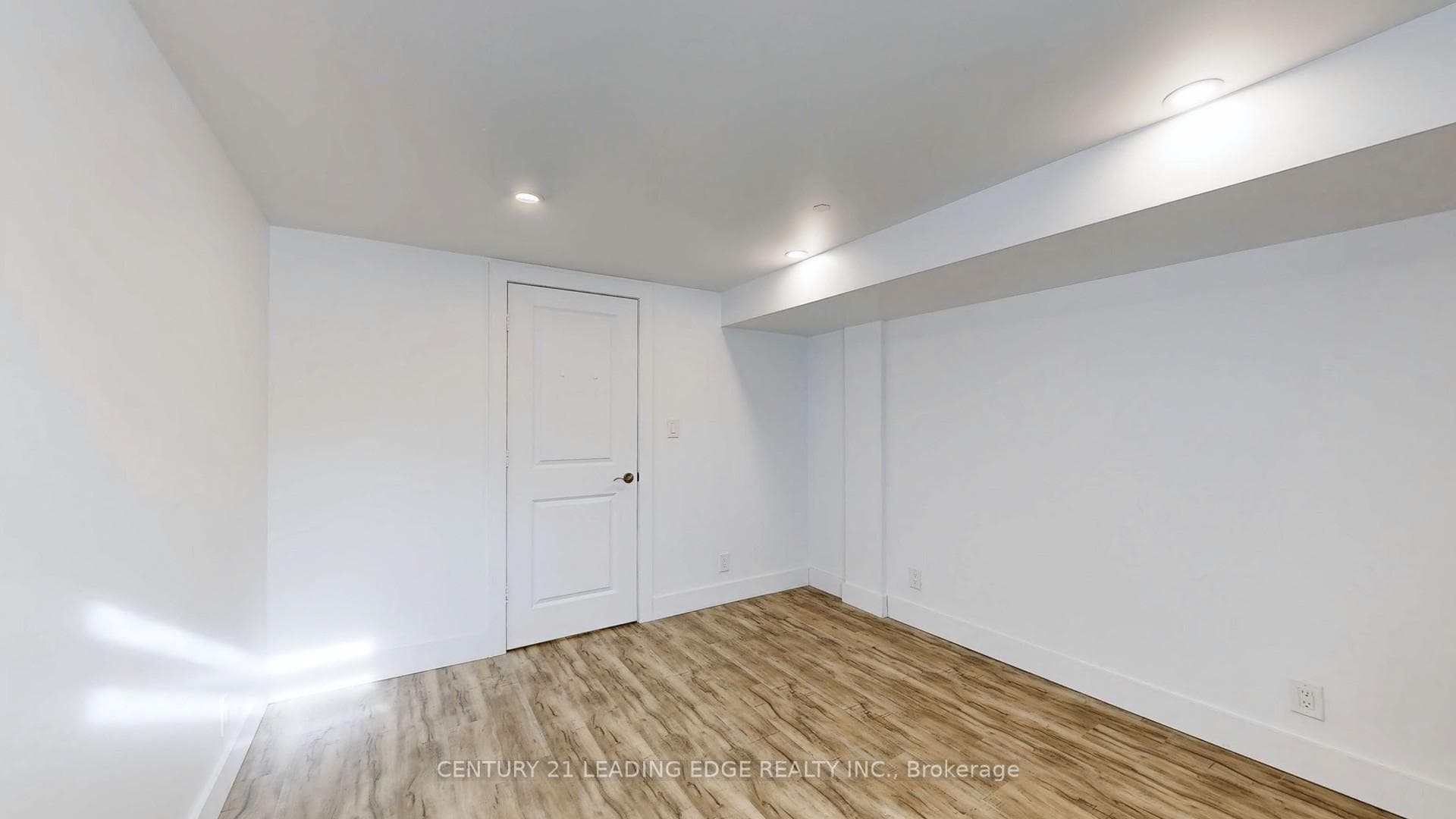 70 Wexford Boulevard photo 42