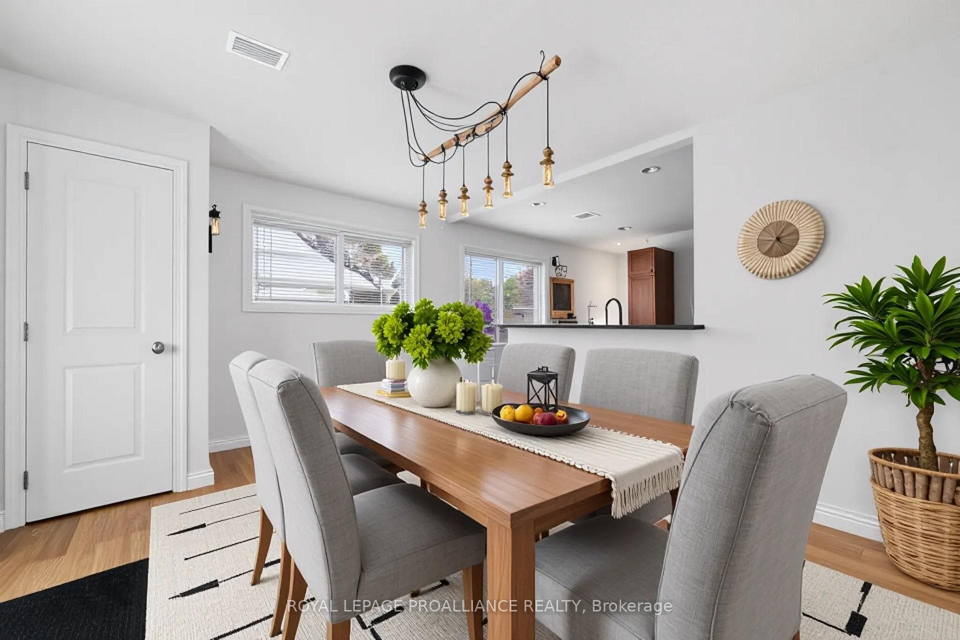 163 Hastings Drive photo 6