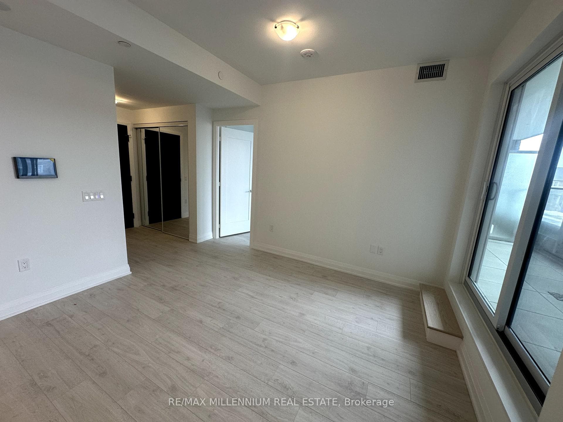 412 Silver Maple Road Unit 225 photo 11